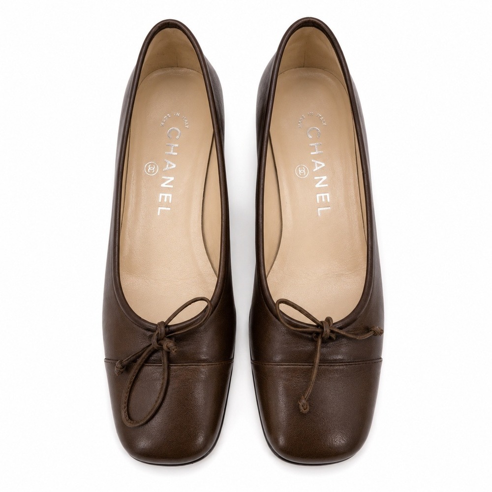 Chanel Leather Bow Block Heels Womens Brown Square Toe Logo Metal Accent